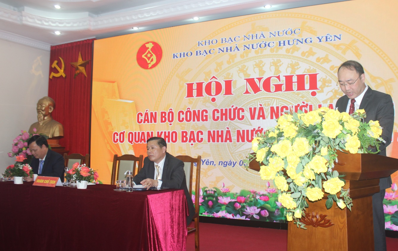 Đồng chí Nguyễn Thái Hà, Bí thư Đảng ủy, Giám đốc Kho bạc Nhà nước Hưng Yên phát biểu tại Hội nghị